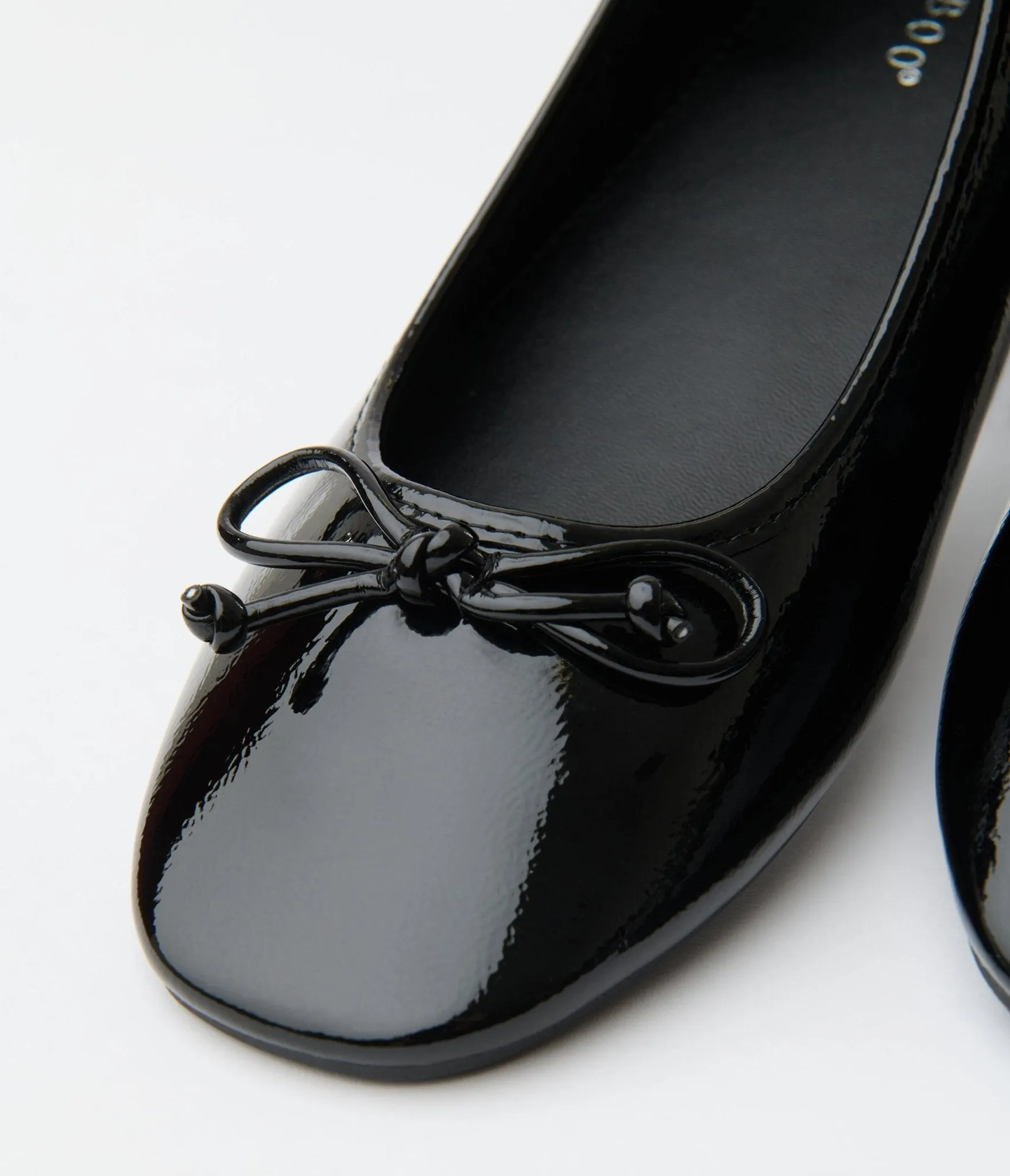 1960s Black Patent Leatherette Bow Flats