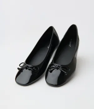 1960s Black Patent Leatherette Bow Flats