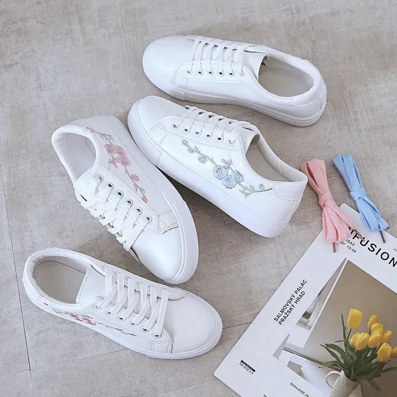 2024 New Fashion White Breathable Women Running Shoes Spring Autumn Embroidered Flower Lace-Up Casual Sneakers Zapatos De Mujer