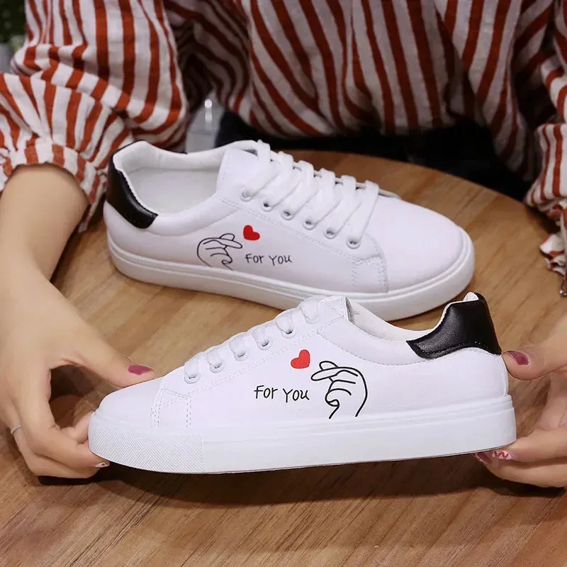 2024 New Fashion White Breathable Women Running Shoes Spring Autumn Embroidered Flower Lace-Up Casual Sneakers Zapatos De Mujer