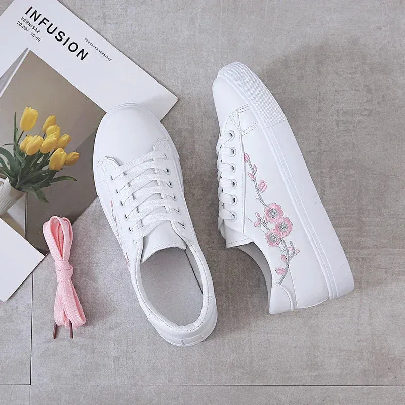 2024 New Fashion White Breathable Women Running Shoes Spring Autumn Embroidered Flower Lace-Up Casual Sneakers Zapatos De Mujer