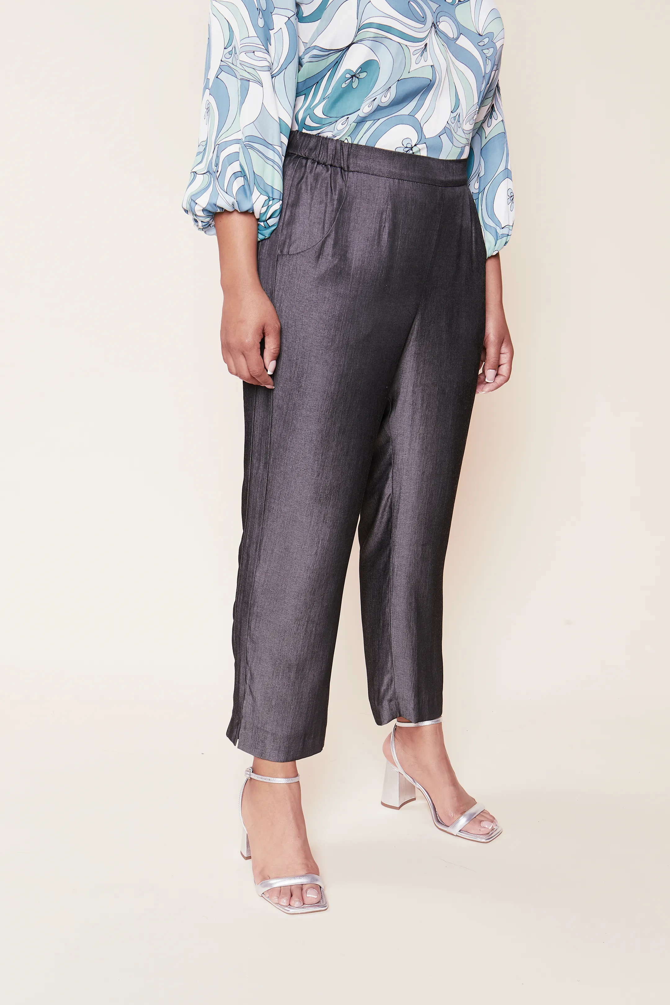 Chambray Fluid Denim Trousers Black