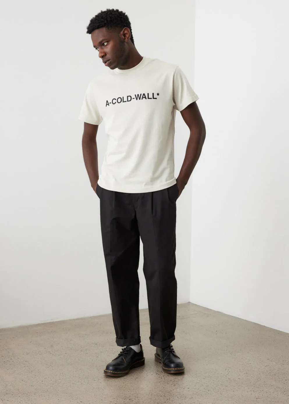 Essential Logo T-Shirt